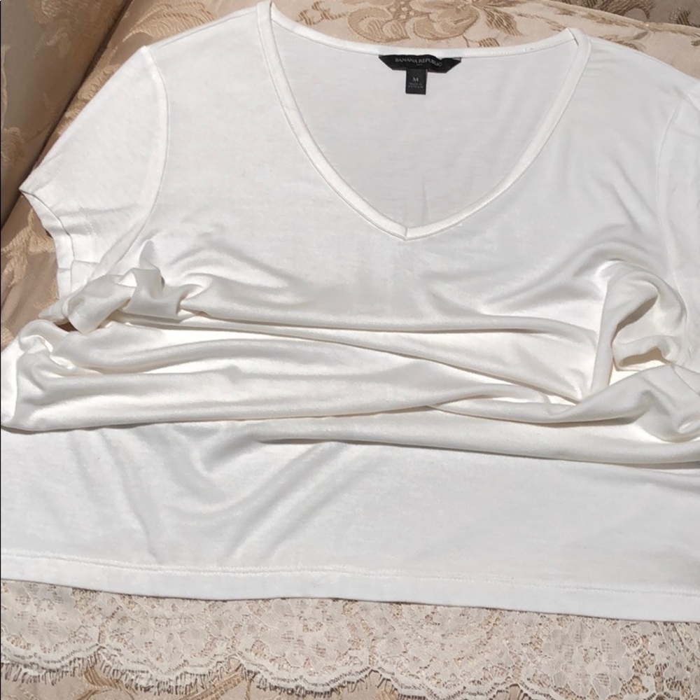 BANANA REPUBLIC- LACE HEM Top